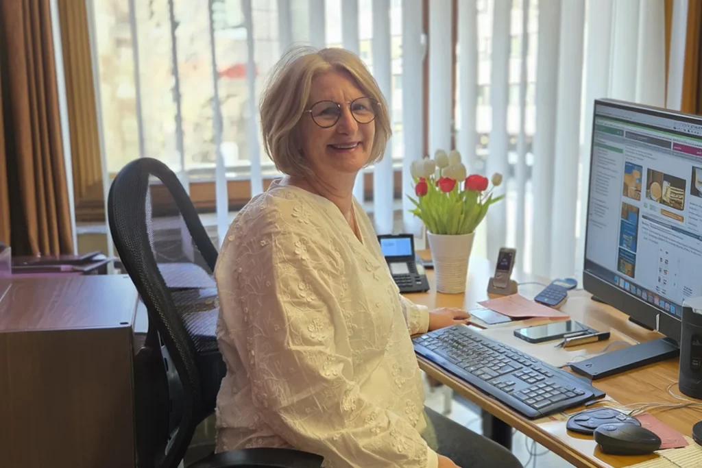 Portraitfoto von Erika Lenhart, Rechtsanwaltfachangestellte der Kanzlei Ruth Becker-Prox & Anne Esser in Düren